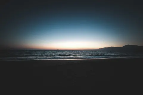 ग्रेडिएंट क्षितिज 4K वॉलपेपर · minimal · 3840×2560