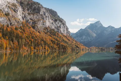 Обои Горное озеро 4K · mountains · 3840×2561