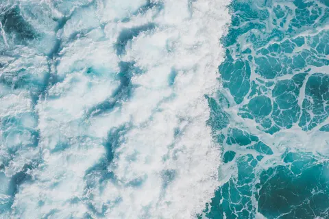 والپیپر امواج اقیانوس با کیفیت 4K · ocean · 3840×2558
