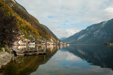 Fond d'écran Lac de montagne 4K · mountains · 3840×2560
