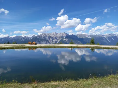 Fond d'écran Lac de montagne 4K · mountains · 3840×2880