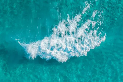 Meereswellen 4K Hintergrundbild · ocean · 3840×2558