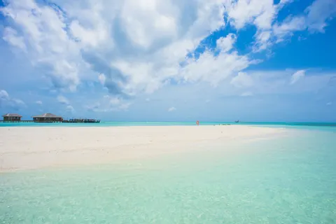 Tropical Beach 4K Wallpaper · ocean · 3840×2563
