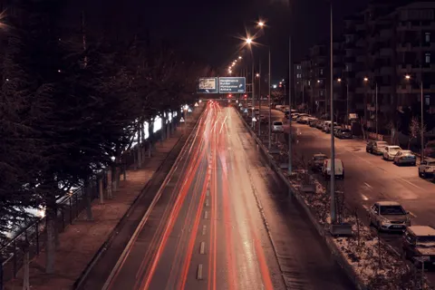 夜色中的汽車 4K桌布 · cars · 3840×2560