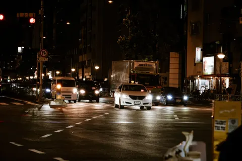夜の車 4K壁紙 · cars · 3840×2560