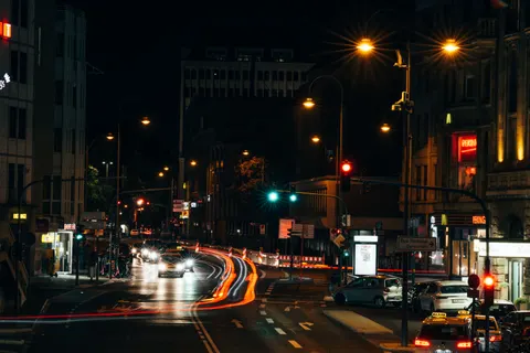 Hình nền Ô Tô Ban Đêm 4K · cars · 3840×2560