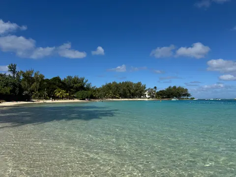 Tropical Beach 4K Wallpaper · ocean · 3840×2880