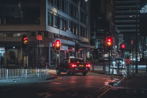 夜色中的汽車 4K桌布 · cars · 3840×2560