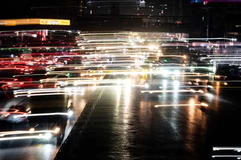 夜色中的汽车 4K壁纸 · cars · 3840×2560