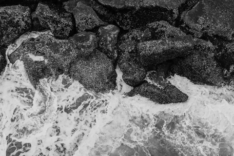 Ocean Waves 4K Wallpaper · ocean · 3840×2560