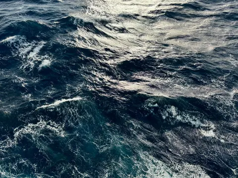 Papel de parede Ondas do oceano 4K · ocean · 3840×2880