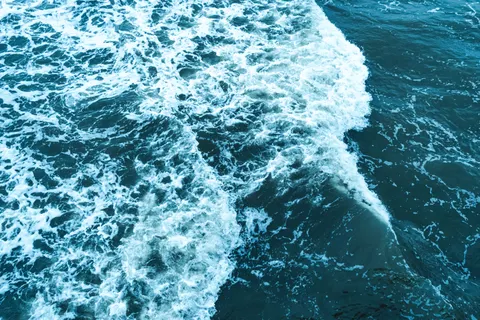 Meereswellen 4K Hintergrundbild · ocean · 3840×2560