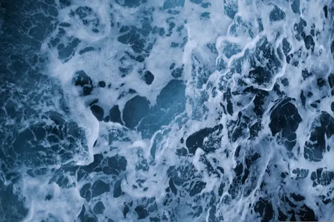 Fond d'écran Vagues de l'océan 4K · ocean · 3840×2560