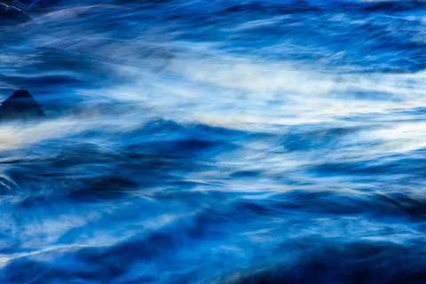 바다 물결 4K 배경화면 · ocean · 3840×2561