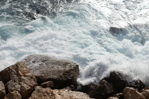 Ocean Waves 4K Wallpaper · ocean · 3840×2560