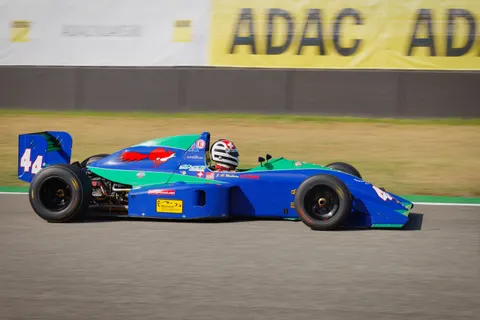 Обои Спортивный автомобиль 4K · cars · 3840×2561
