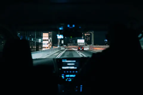 Hình nền Ô Tô Ban Đêm 4K · cars · 3840×2556