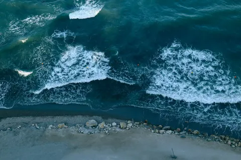 Meereswellen 4K Hintergrundbild · ocean · 3840×2560