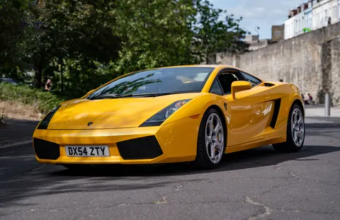 Sportwagen 4K Hintergrundbild · cars · 3840×2491