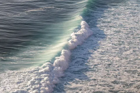 Meereswellen 4K Hintergrundbild · ocean · 3840×2560