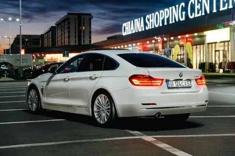夜色中的汽車 4K桌布 · cars · 3840×2560