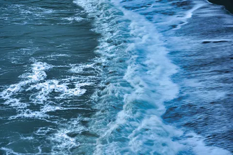 Papel de parede Ondas do oceano 4K · ocean · 3840×2560