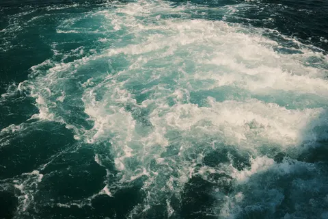Meereswellen 4K Hintergrundbild · ocean · 3840×2560