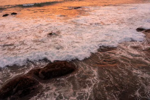 Ocean Waves 4K Wallpaper · ocean · 3840×2560