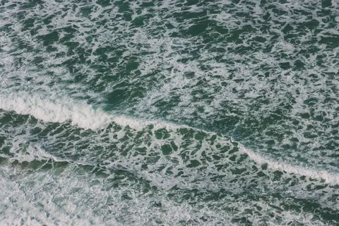 والپیپر امواج اقیانوس با کیفیت 4K · ocean · 3840×2560