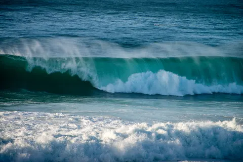 Ocean Waves 4K Wallpaper · ocean · 3840×2563