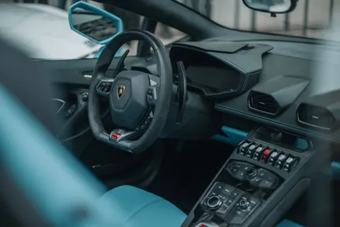 Sportwagen 4K Hintergrundbild · cars · 3840×2560