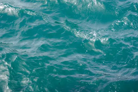 Fond d'écran Vagues de l'océan 4K · ocean · 3840×2560