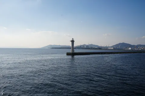 Leuchtturmküste 4K Hintergrundbild · ocean · 3840×2560