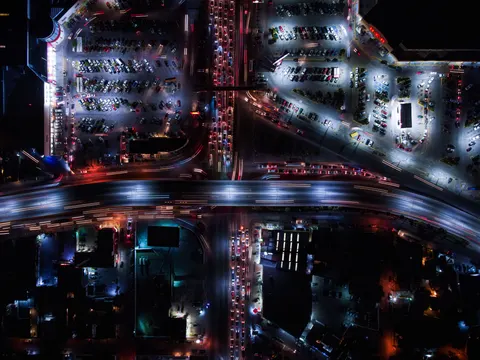 Fond d'écran Voiture de nuit 4K · cars · 3840×2880