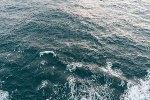 Ocean Waves 4K Wallpaper · ocean · 3840×2560