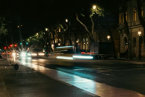 夜色中的汽車 4K桌布 · cars · 3840×2560