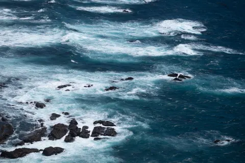 Fondo de pantalla Olas del Océano 4K · ocean · 3840×2563