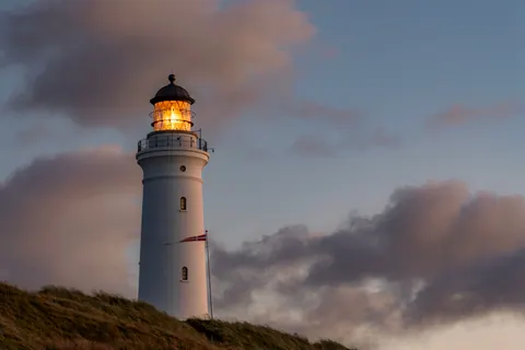 Leuchtturmküste 4K Hintergrundbild · ocean · 3840×2561