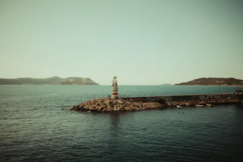 등대 해안 4K 배경화면 · ocean · 3840×2560