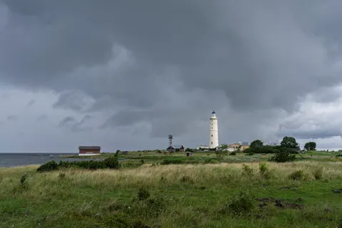 Lighthouse Coast 4K Wallpaper · ocean · 3840×2560