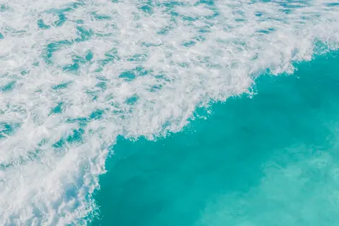 Fondo de pantalla Olas del Océano 4K · ocean · 3840×2558