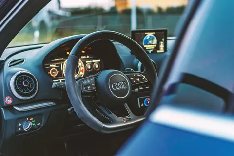 خلفية داخلية السيارة بدقة 4K · cars · 3840×2560