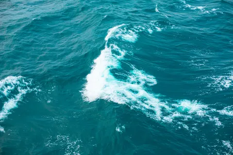 والپیپر امواج اقیانوس با کیفیت 4K · ocean · 3840×2560