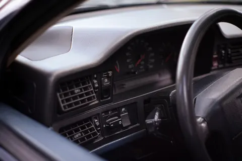 Sfondo Interno Auto 4K · cars · 3840×2560