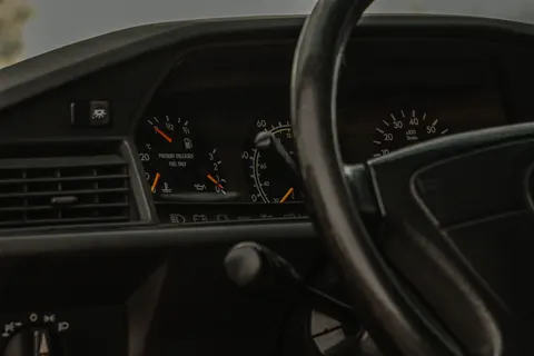 خلفية داخلية السيارة بدقة 4K · cars · 3840×2560