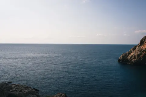Fond d'écran Falaise océanique 4K · ocean · 3840×2560