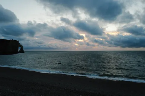 Обои Океанский утёс 4K · ocean · 3840×2556