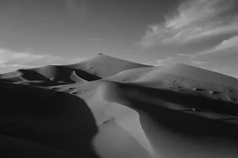 沙漠沙丘 4K壁纸 · nature · 3840×2560