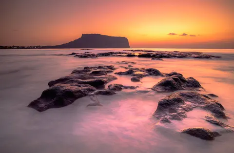 Meeresklippe 4K Hintergrundbild · ocean · 3840×2512