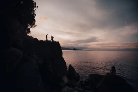 Meeresklippe 4K Hintergrundbild · ocean · 3840×2560